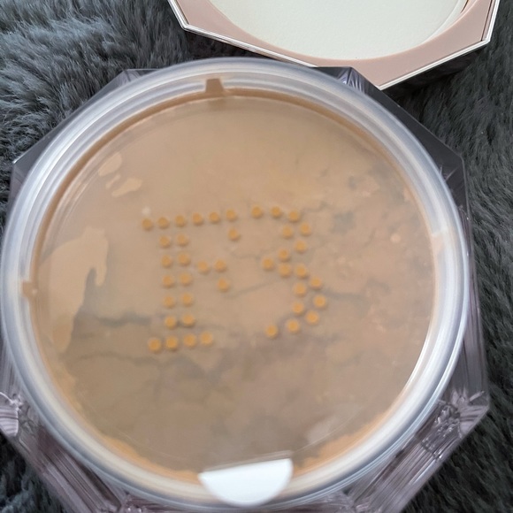 Fenty Pro Filt'r Instant Retouch Powder honey - Picture 5 of 5